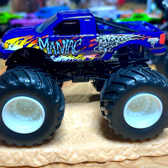 Maniac - Picture 1 of 3